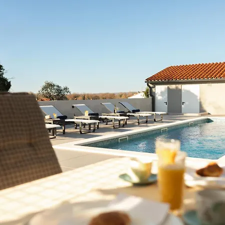 Haba - House With Pool For Families & Couples Villa
