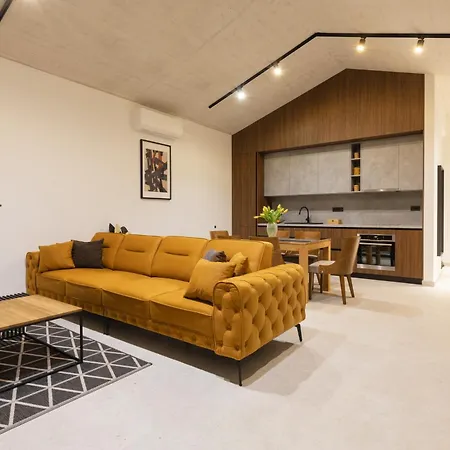Haba - House With Pool For Families & Couples Sisan