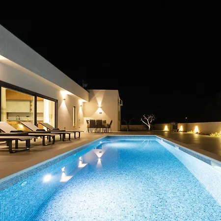 Haba - House With Pool For Families & Couples * Sisan