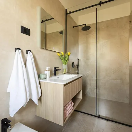 Haba - House With Pool For Families & Couples Sisan